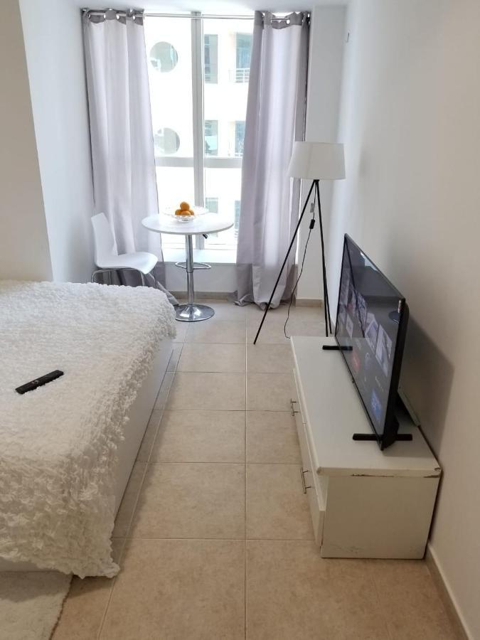 Homestay Luxury Kings Palace Private With Shared Kitchen Next To Barasti